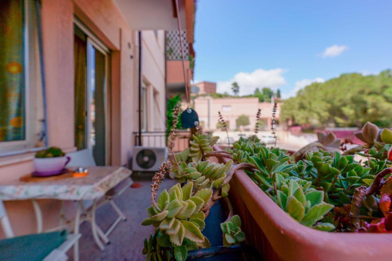Fortyfourbandb Cagliari Bagian luar foto